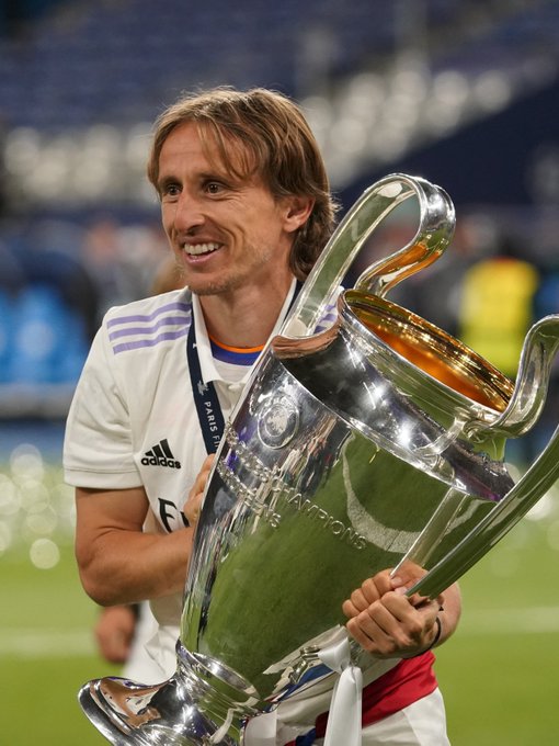 NBA：湖人加时不敌掘金 詹姆斯空砍准三双